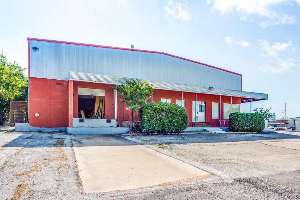 552 W Bedford Euless Rd, Hurst, TX 76053